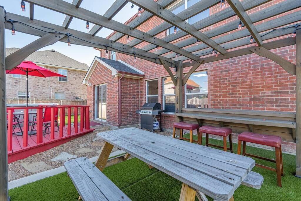 Photo of Patio Balcony in Grand Prairie