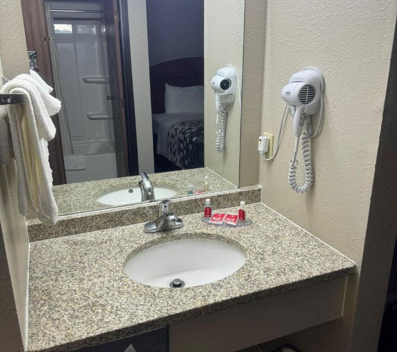Photo of Bathroom in West Lincoln