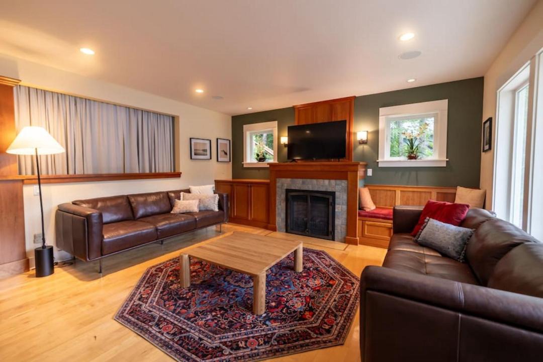 Photo of Livingroom in Port Angeles