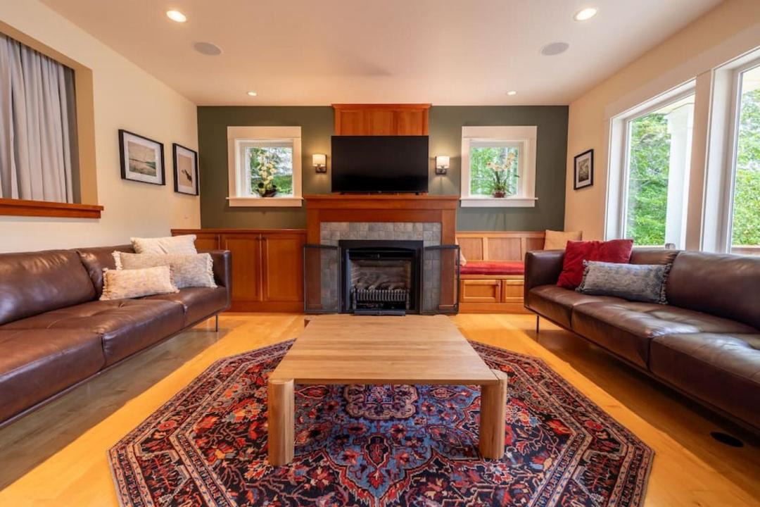 Photo of Livingroom in Port Angeles