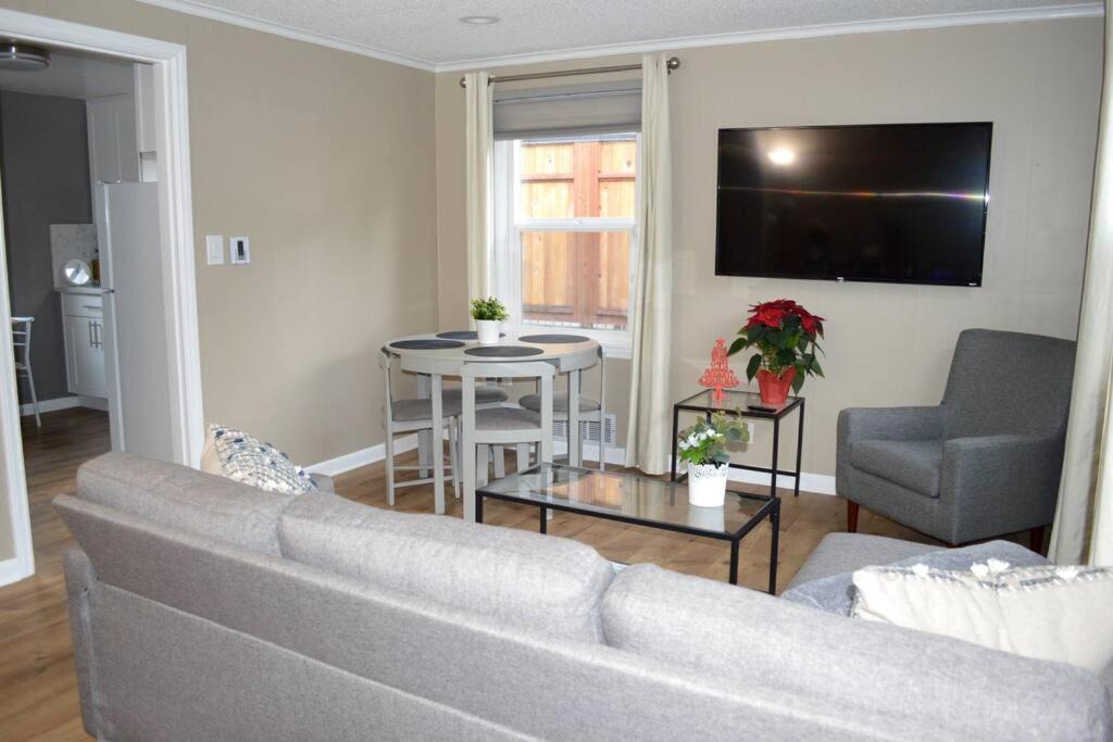 Photo of Livingroom in Crown Hill