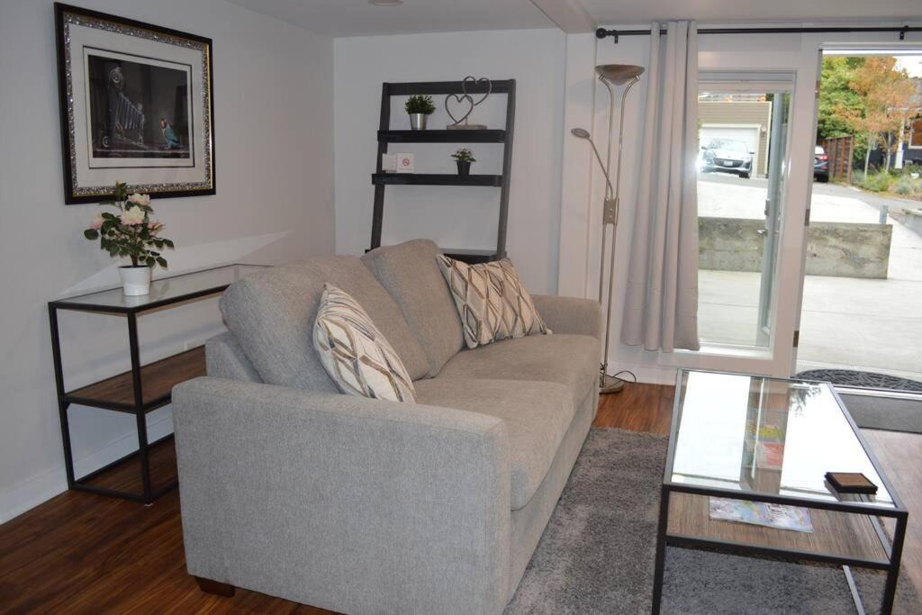 Photo of Livingroom in Crown Hill