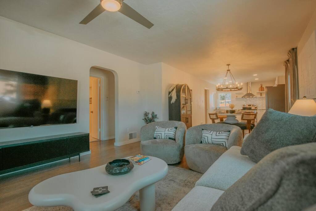 Photo of Livingroom in Albuquerque