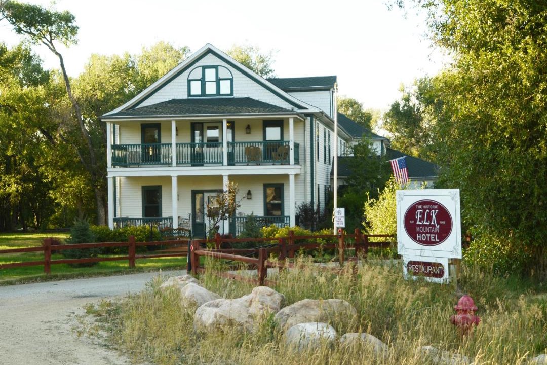 Photo of Buildings in Elk Mountain