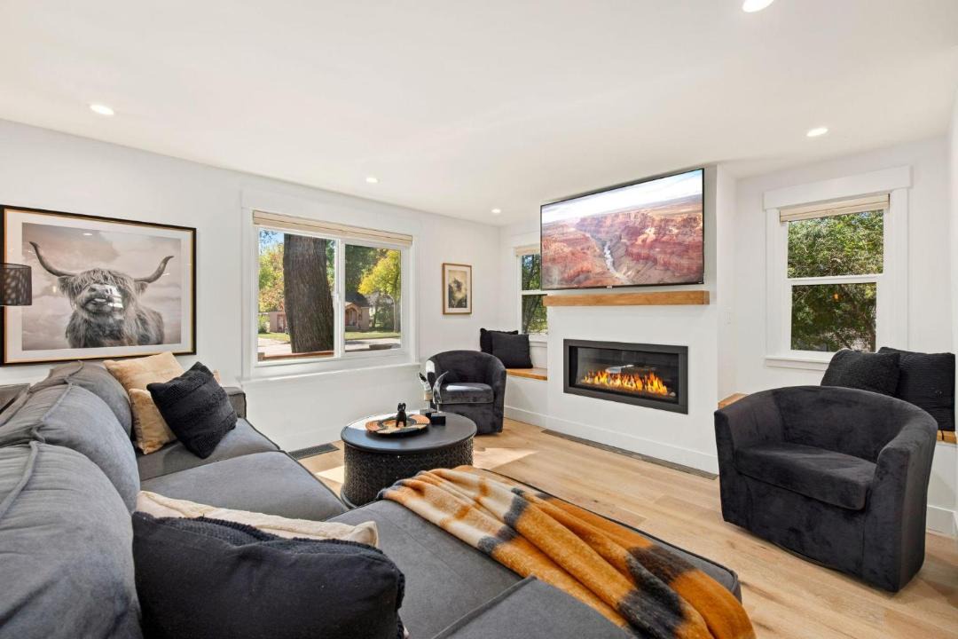 Photo of Livingroom in University Park