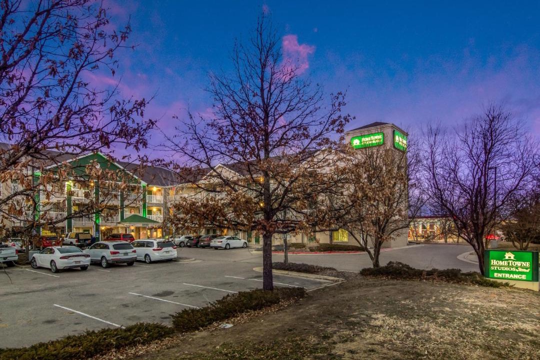 Photo of Others in Aurora
