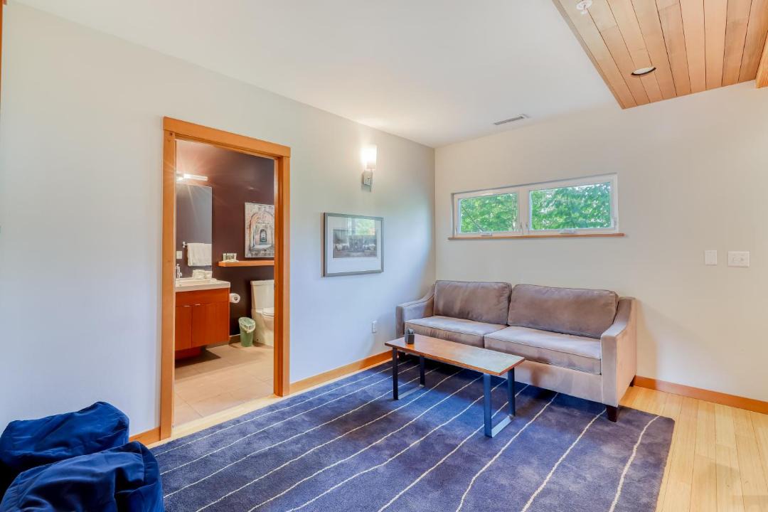 Photo of Livingroom in Fremont