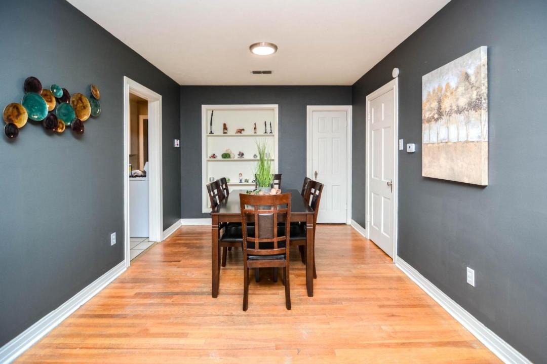 Photo of Livingroom in Tech Terrace