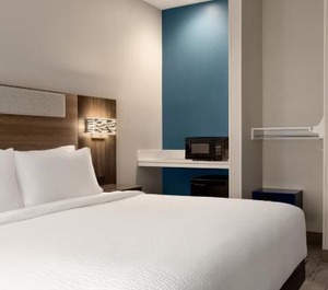 Holiday Inn Express Hotel Shawnee Ihg 