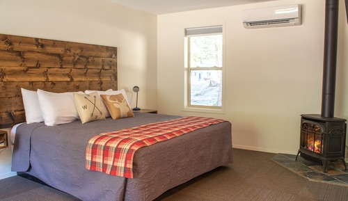 Cabin, 1 King Bed, Fireplace (Not pet friendly)