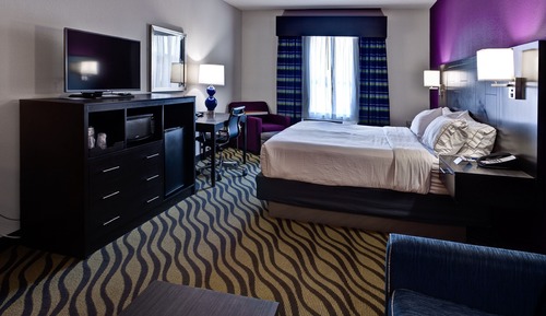 Suite, 1 King Bed, Accessible (Hearing)
