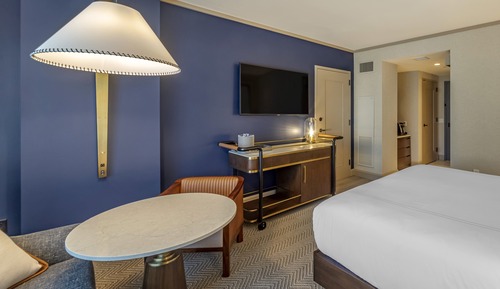 Deluxe Room, 1 King Bed, Accessible