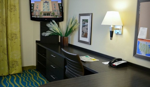 Suite, 1 Bedroom, Accessible Bathtub (1 Queen, Mobil Tub)