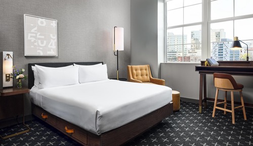 Room, 1 King Bed, Mountain View