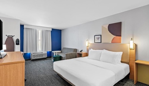 Room, 1 King Bed with Sofa bed, Accessible (Mobility & Hearing, 3x3 Shower)