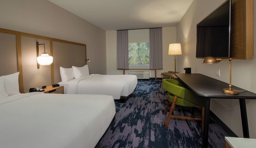Room, 2 Queen Beds, Roll-in Shower