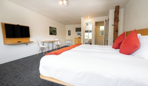 Deluxe Room, 1 King Bed