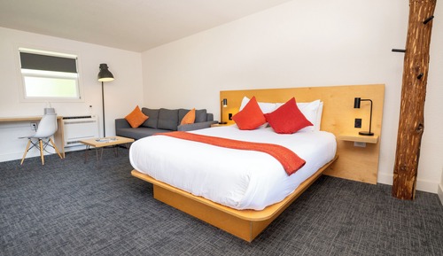 Deluxe Room, 1 Queen Bed
