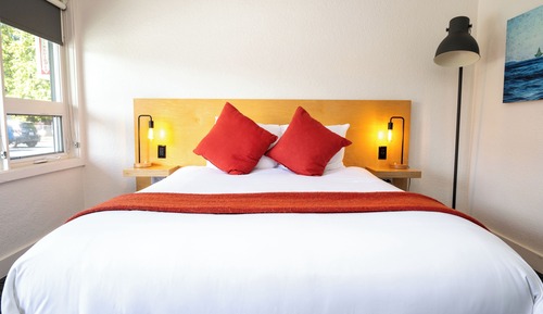 Standard Room, 1 Queen Bed