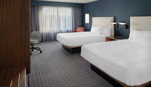 Room, 2 Queen Beds, Hearing Accessible (Accessible Bathtub)