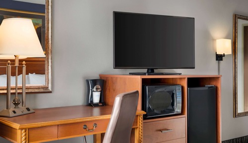 Deluxe Studio Suite, 1 King Bed, Non Smoking