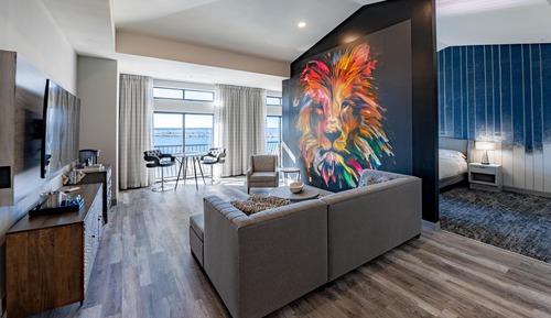 Suite, 1 King Bed