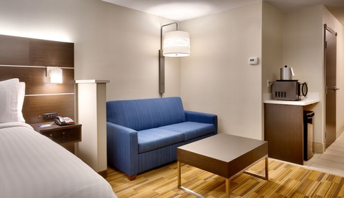 Standard Room, 1 King Bed, Accessible (Roll-In Shower)