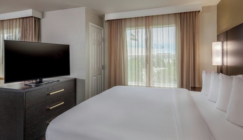 Studio, 1 King Bed with Sofa bed (Mobility Accessible, Tub)