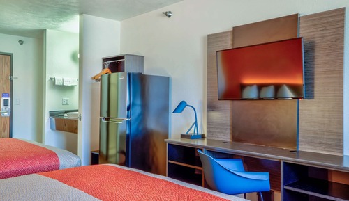 Deluxe Room, 2 Queen Beds, Non Smoking, Refrigerator
