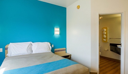 Standard Room, 1 Queen Bed, Non Smoking