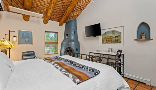 Room, 1 King Bed, Non Smoking, Fireplace