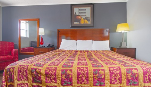 Room, 1 King Bed, Smoking