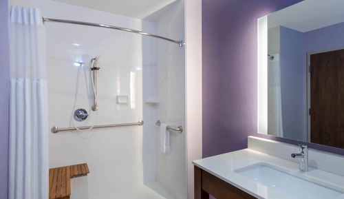 Deluxe Room, 1 King Bed, Accessible, Non Smoking (Mobility Room)