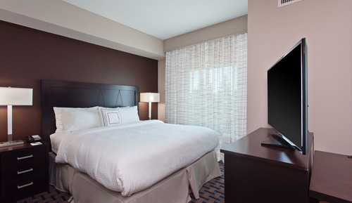 Studio Suite, 1 King Bed with Sofa bed (Mobility Accessible, Tub)