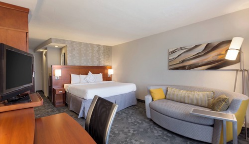 Room, 1 King Bed, Accessible Bathtub