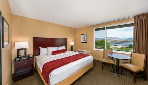 Room, 1 King Bed, River View