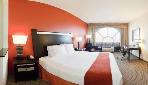 Suite, 1 King Bed with Sofa bed (Wet Bar)