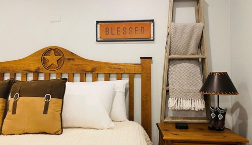 Deluxe Studio Suite, 1 King Bed, Non Smoking