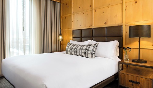Deluxe Room, 1 King Bed (Union Station View)