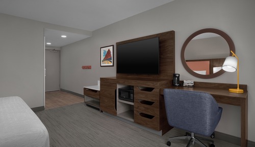 Room, 1 King Bed, Refrigerator & Microwave