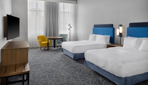 Room, 2 Queen Beds, Accessible, Bathtub