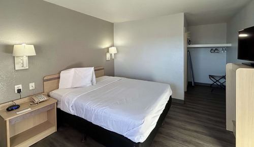 Standard Room, 1 Queen Bed, Non Smoking