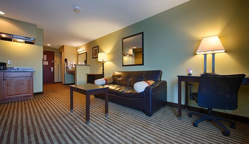 Suite, 1 King Bed, Non Smoking, Kitchen (Living Room;Oversized Room)