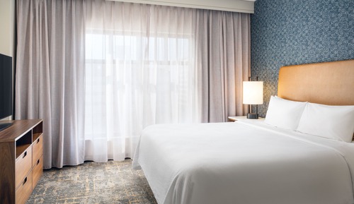 Suite, 1 King Bed, Accessible, Bathtub (Mobility & Hearing)