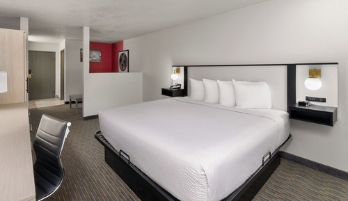 Deluxe Room, 1 King Bed, Non Smoking