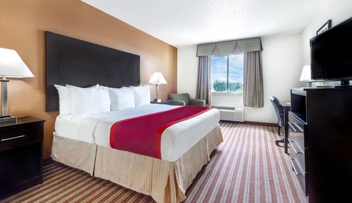 Suite, 1 Bedroom, Accessible, Non Smoking (Mobility/Hearing, Tub w/ Grab Bars)