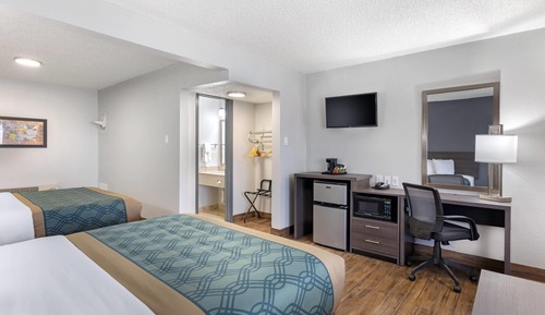 Standard Room, 2 Queen Beds, Non Smoking