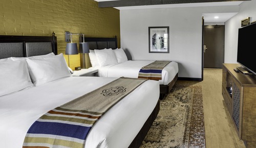 Room, 2 Queen Beds, Accessible, Bathtub