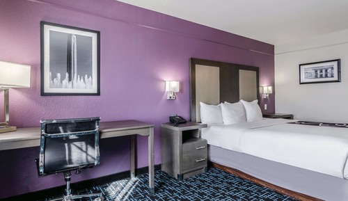 Deluxe Room, 1 King Bed, Non Smoking