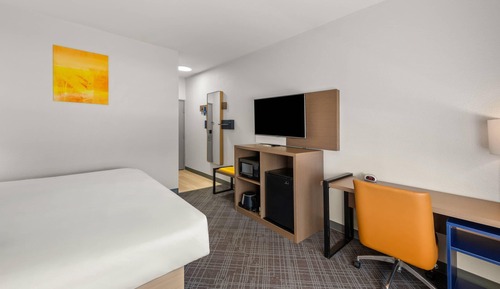 Standard Room, 1 King Bed, Non Smoking